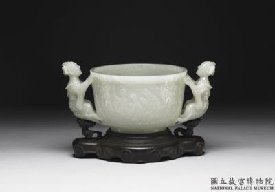 图片[3]-Jade vessel with handles in the shape of female immortals, Qing dynasty, Qianlong reign (1736-1795)-China Archive